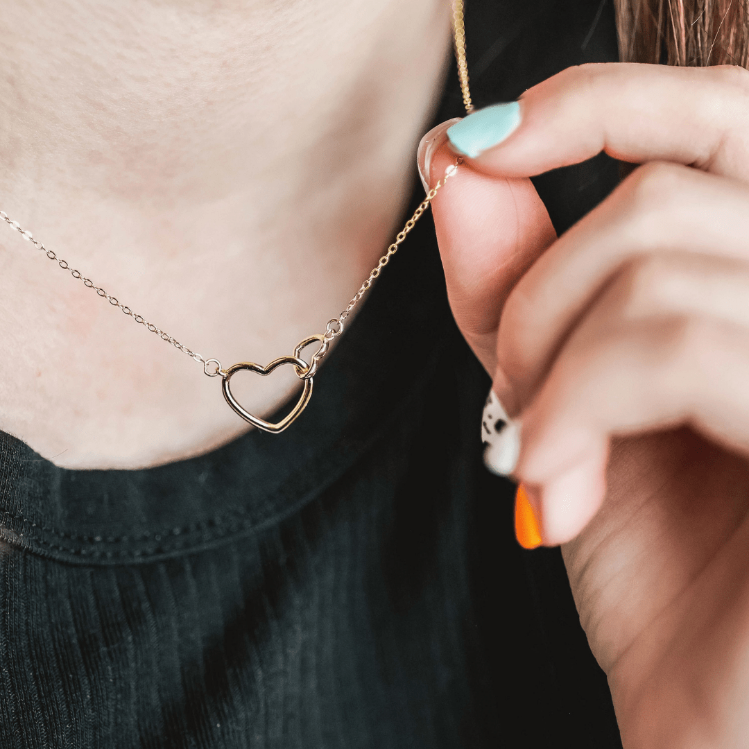 gold interlocking hearts necklace